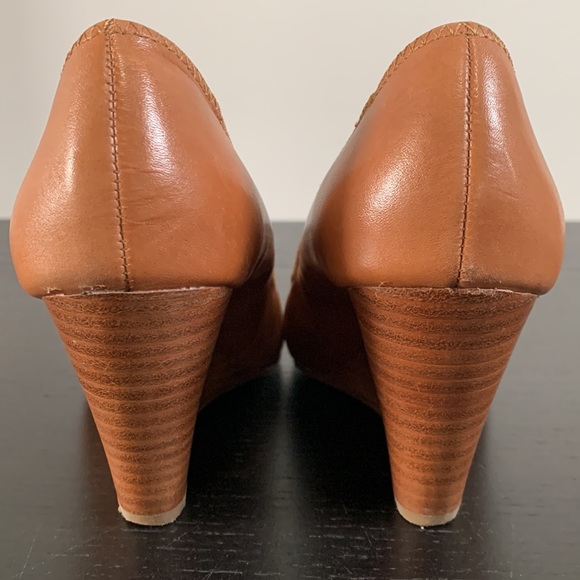 AUDREY BROOKE genuine tan leather wedge heel - Picture 4 of 12